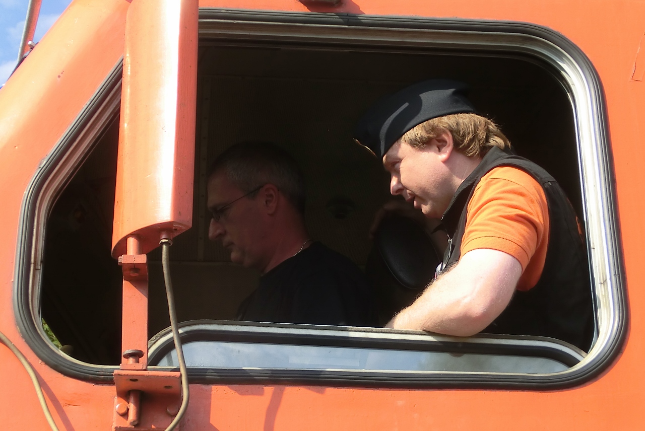 Aurel lyckades bromsa Ra-loket innan stoppbocken!