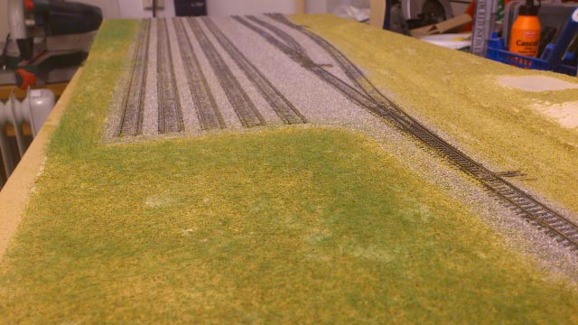 En av modulerna har blivit gräsad, både vanligt strössel och första lagret statiskt gräs.