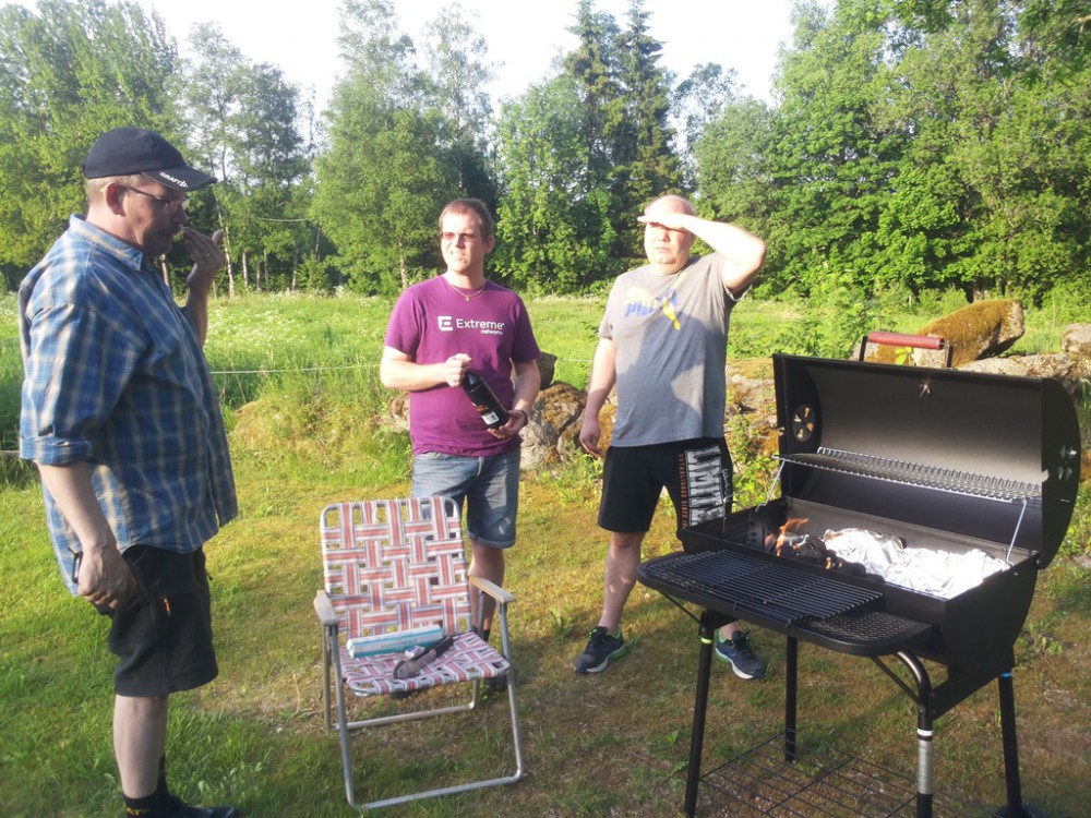 Tog korven slut, en undrande församling.