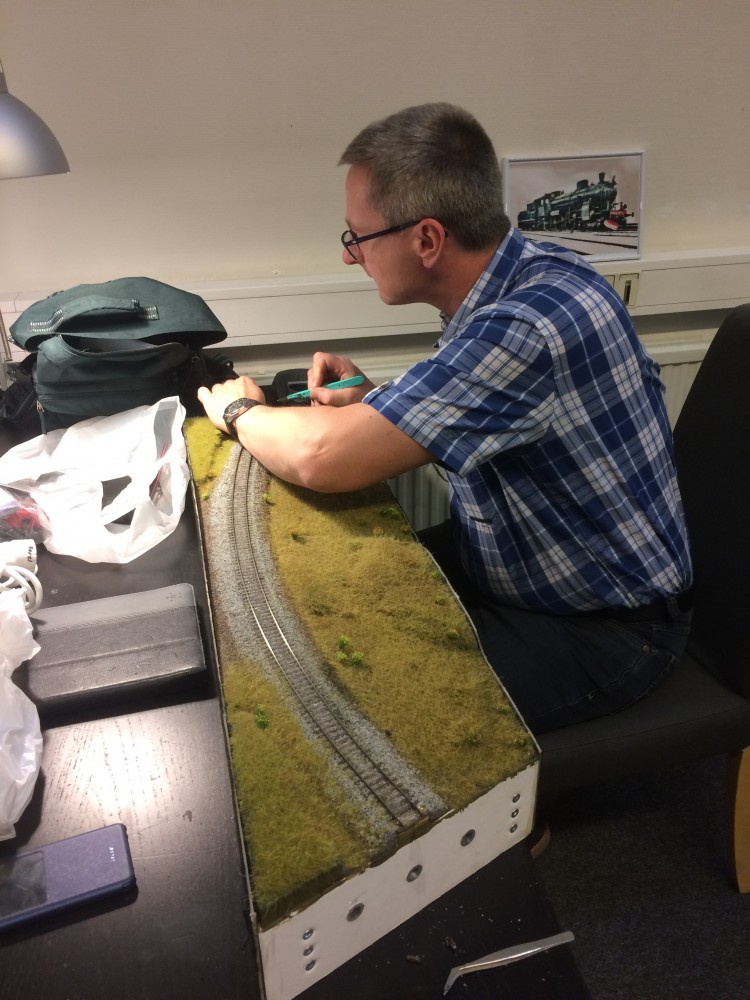 Timo fixar sin modul inför Timmele